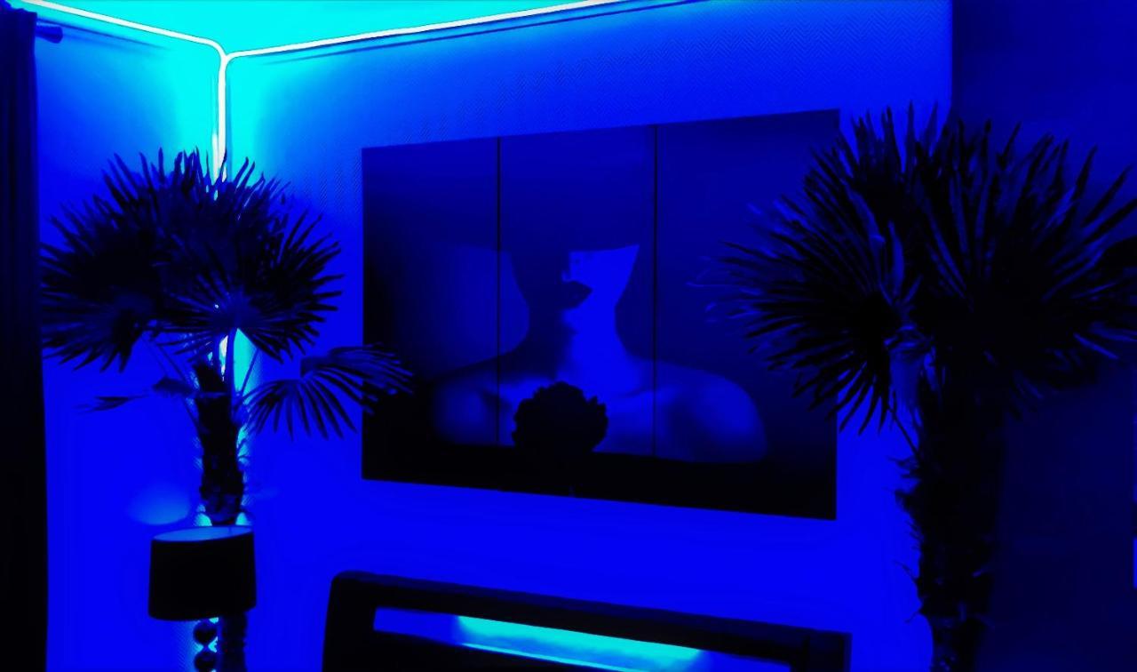 The White Home Broadway Love Room Châteauroux Extérieur photo