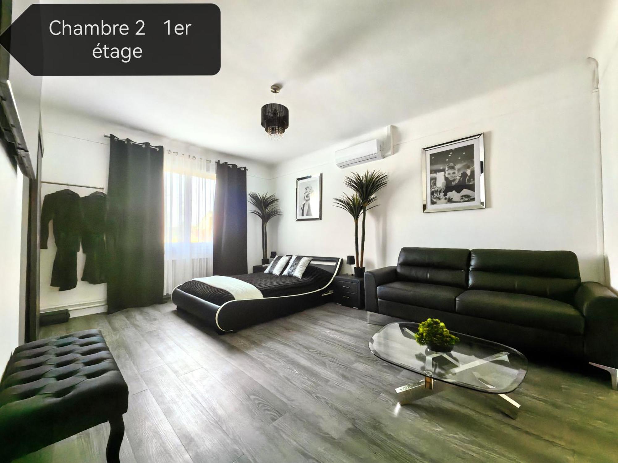The White Home Broadway Love Room Châteauroux Extérieur photo