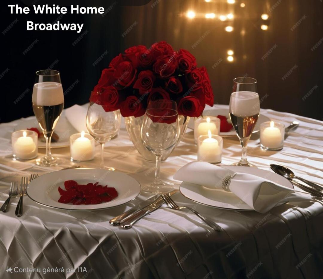 The White Home Broadway Love Room Châteauroux Extérieur photo